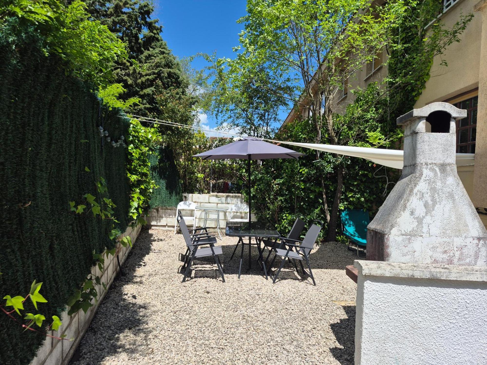 Cool Basement Studio In Hosts House With Private Terrace And Bbq Zizur Mayor Exteriér fotografie
